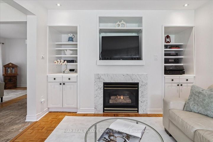 Photo 12 at 5342 Landsborough Avenue, Hurontario, Mississauga