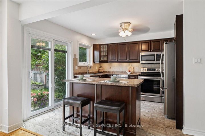 Photo 15 at 5342 Landsborough Avenue, Hurontario, Mississauga