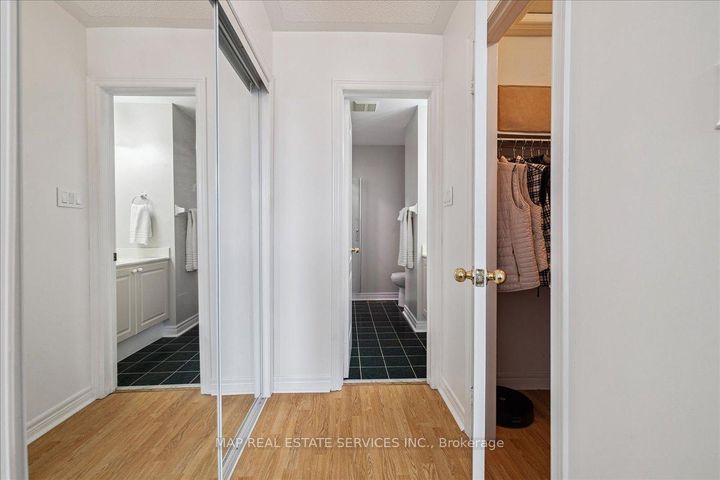 Photo 22 at 5342 Landsborough Avenue, Hurontario, Mississauga