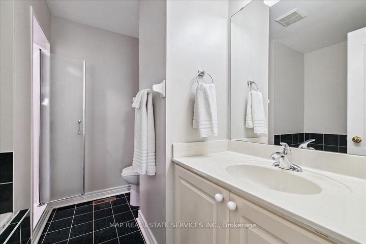 Photo 23 at 5342 Landsborough Avenue, Hurontario, Mississauga