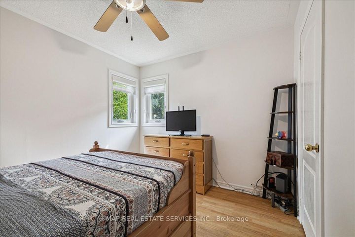 Photo 26 at 5342 Landsborough Avenue, Hurontario, Mississauga