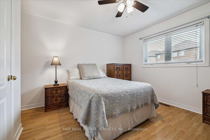 Photo 27 at 5342 Landsborough Avenue, Hurontario, Mississauga