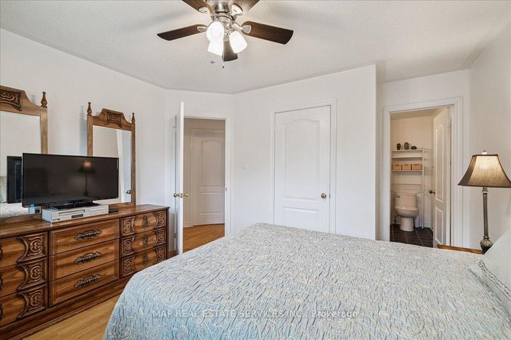 Photo 28 at 5342 Landsborough Avenue, Hurontario, Mississauga