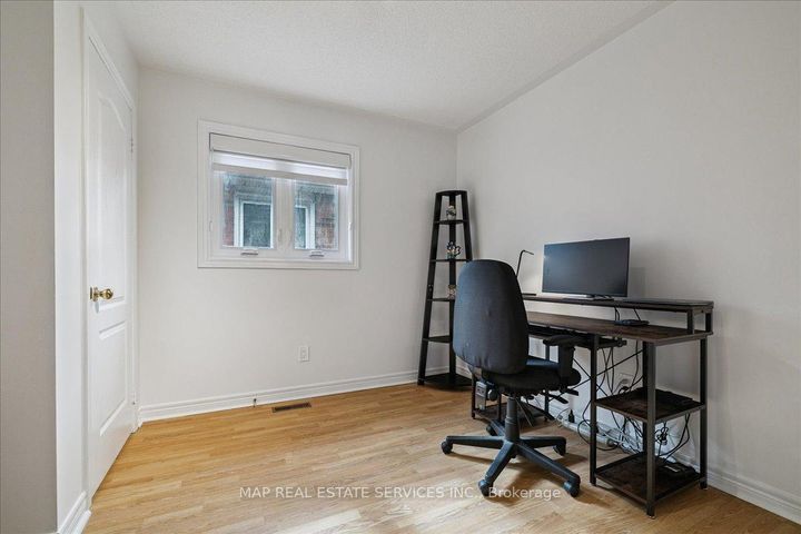 Photo 29 at 5342 Landsborough Avenue, Hurontario, Mississauga