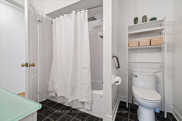 Photo 31 at 5342 Landsborough Avenue, Hurontario, Mississauga
