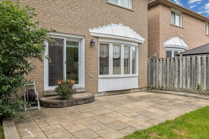 Photo 36 at 5342 Landsborough Avenue, Hurontario, Mississauga