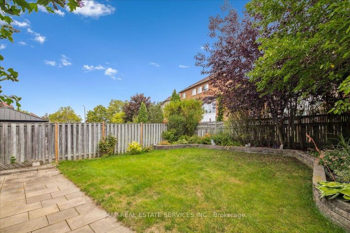Photo 37 at 5342 Landsborough Avenue, Hurontario, Mississauga