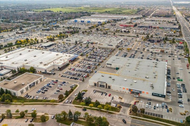 Photo 46 at 5342 Landsborough Avenue, Hurontario, Mississauga