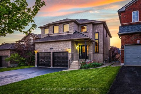 Photo 3 at 12 Prince Of Wales Drive, Shore, Barrie