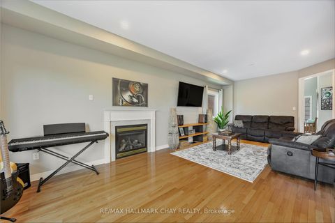 Photo 8 at 12 Prince Of Wales Drive, Shore, Barrie