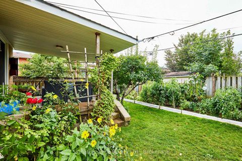 Photo 7 at 4 Cora Crescent, Bendale, Toronto