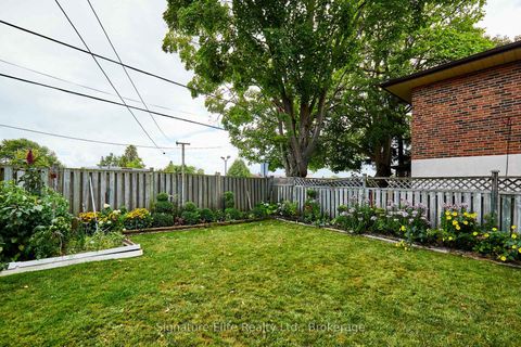 Photo 8 at 4 Cora Crescent, Bendale, Toronto