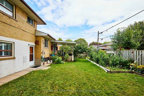 Photo 10 at 4 Cora Crescent, Bendale, Toronto