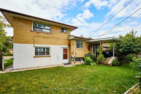 Photo 11 at 4 Cora Crescent, Bendale, Toronto