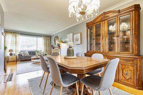 Photo 12 at 4 Cora Crescent, Bendale, Toronto