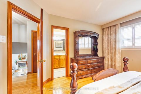 Photo 19 at 4 Cora Crescent, Bendale, Toronto