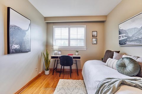 Photo 23 at 4 Cora Crescent, Bendale, Toronto
