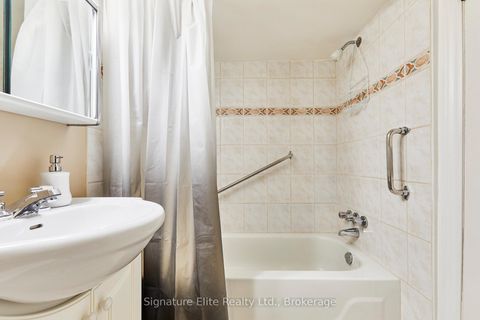 Photo 33 at 4 Cora Crescent, Bendale, Toronto