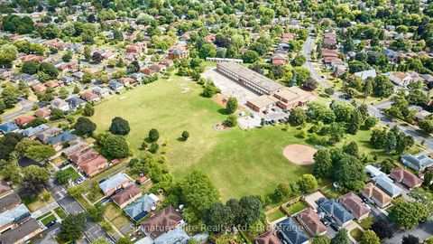 Photo 38 at 4 Cora Crescent, Bendale, Toronto