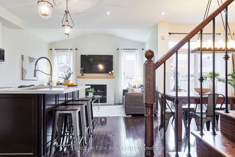 Photo 2 at 23 Betony Drive, Oak Ridges, Richmond Hill