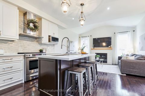 Photo 3 at 23 Betony Drive, Oak Ridges, Richmond Hill