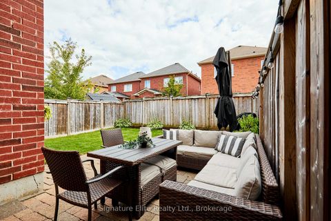 Photo 12 at 23 Betony Drive, Oak Ridges, Richmond Hill Photo 12 at 23 Betony Drive, Oak Ridges, Richmond Hill