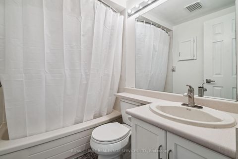 Photo 25 at 5 - 1100 Queens Avenue, CP College Park, Oakville