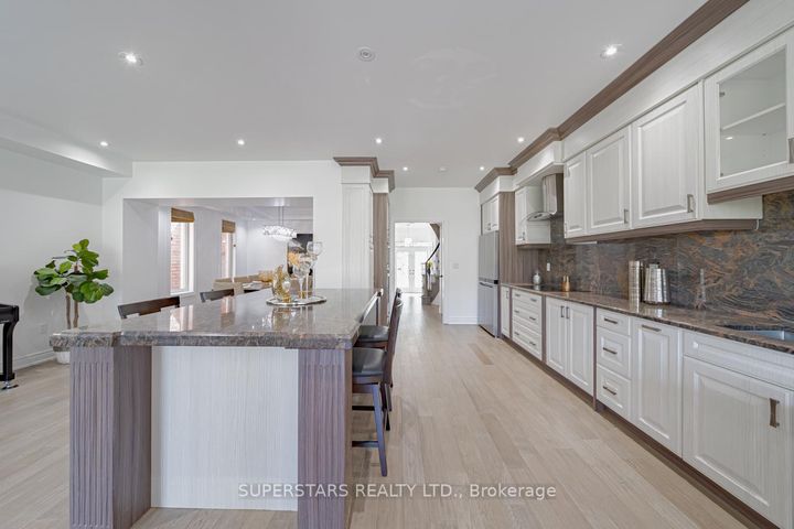Photo 13 at 26 Windmill Court, Jefferson, Richmond Hill