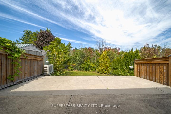 Photo 36 at 26 Windmill Court, Jefferson, Richmond Hill