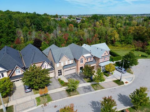 Photo 1 at 26 Windmill Court, Jefferson, Richmond Hill