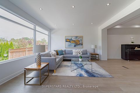 Photo 8 at 26 Windmill Court, Jefferson, Richmond Hill Photo 8 at 26 Windmill Court, Jefferson, Richmond Hill