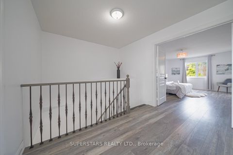 Photo 20 at 26 Windmill Court, Jefferson, Richmond Hill Photo 20 at 26 Windmill Court, Jefferson, Richmond Hill