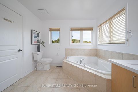 Photo 23 at 26 Windmill Court, Jefferson, Richmond Hill Photo 23 at 26 Windmill Court, Jefferson, Richmond Hill