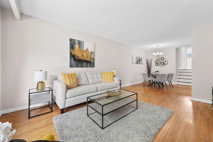 Photo 2 at 1908 Bonnymede Drive, Clarkson, Mississauga