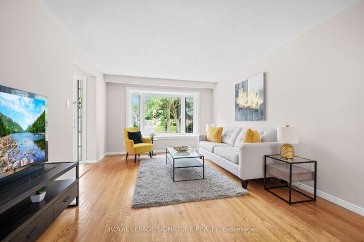 Photo 3 at 1908 Bonnymede Drive, Clarkson, Mississauga