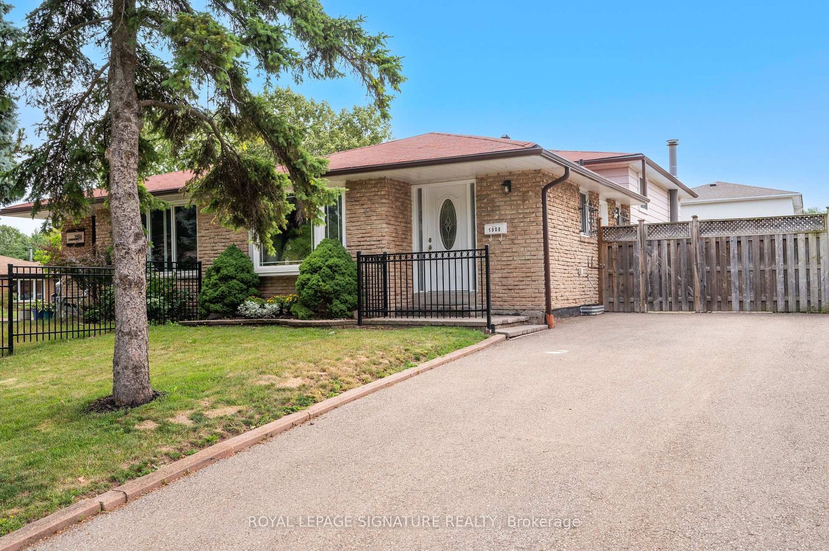 1908 Bonnymede Drive, Clarkson, Mississauga 2
