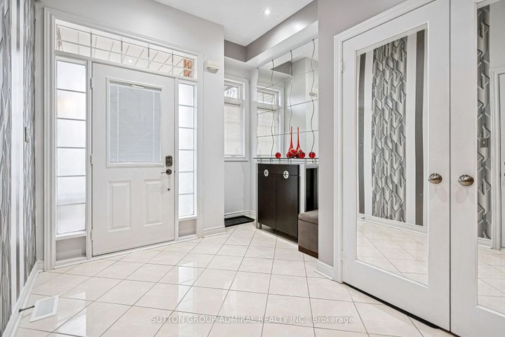 Photo 5 at 63 Vivaldi Drive, Patterson, Vaughan