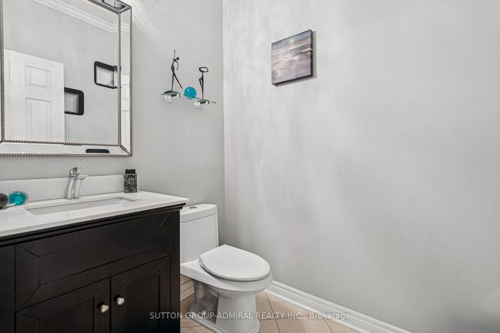 Photo 11 at 63 Vivaldi Drive, Patterson, Vaughan