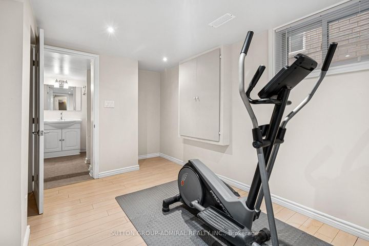 Photo 13 at 63 Vivaldi Drive, Patterson, Vaughan