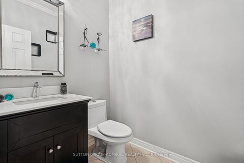 Photo 11 at 63 Vivaldi Drive, Patterson, Vaughan