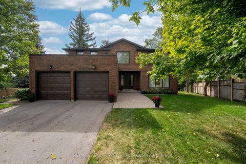 Photo 2 at 20 Arkendo Drive, FD Ford, Oakville
