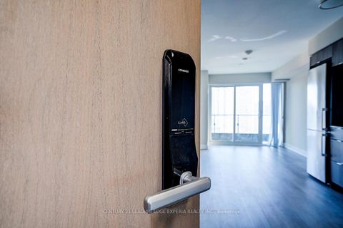 Photo 13 at 1820 - 585 Bloor Street E, North St. James Town, Toronto