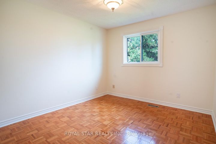Photo 23 at 42 Kingknoll Drive, Fletcher's Creek South, Brampton