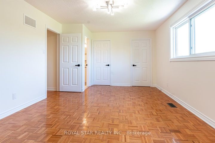 Photo 19 at 42 Kingknoll Drive, Fletcher's Creek South, Brampton