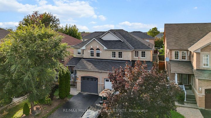 Photo 6 at 17 Prince Crescent, Northwest Sandalwood Parkway, Brampton