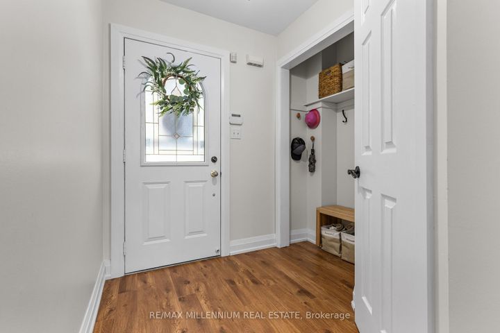 Photo 7 at 17 Prince Crescent, Northwest Sandalwood Parkway, Brampton