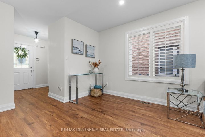 Photo 8 at 17 Prince Crescent, Northwest Sandalwood Parkway, Brampton