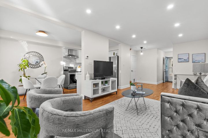 Photo 9 at 17 Prince Crescent, Northwest Sandalwood Parkway, Brampton