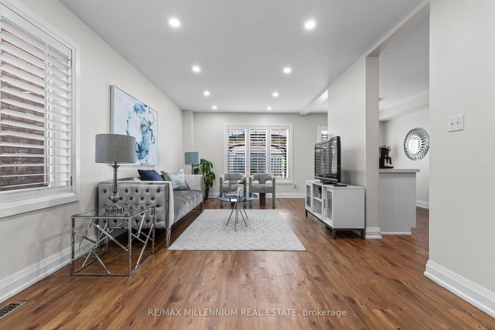Photo 13 at 17 Prince Crescent, Northwest Sandalwood Parkway, Brampton