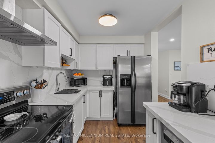 Photo 16 at 17 Prince Crescent, Northwest Sandalwood Parkway, Brampton